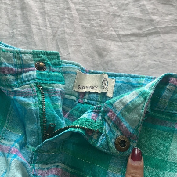 2 pairs of little girls plaid shorts - Picture 9 of 12